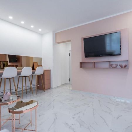 Fantastic City Center Apartment Bucarest Esterno foto